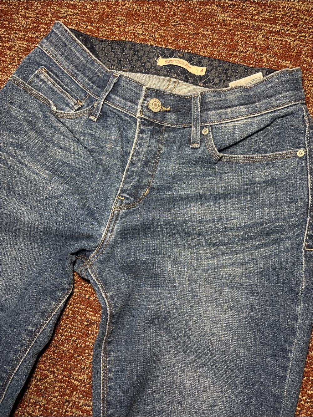 Levi’s denim 525 perfect waist straight leg jeans dark wash distressed‎ front 4S